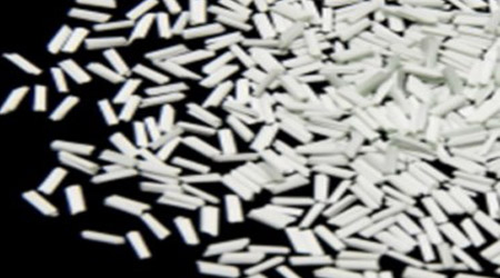 哪些因素會對玻璃纖維的拉伸強度產生影響？